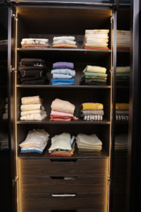 organize a wardrobe without wangers