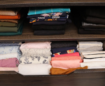 How to Organize Your Wardrobe Without Hangers: Simple, Smart Hacks